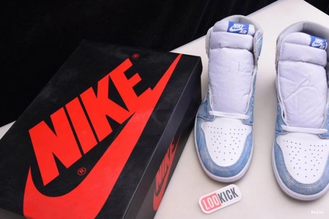 Bmlin Shoes 555088-402 Royal High Retro OG Hyper Jordan 1 0713